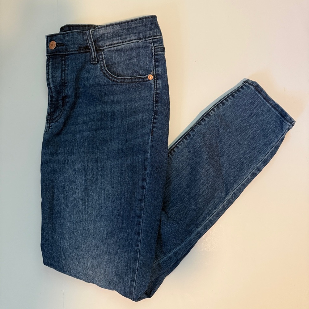 Old Navy Mid Rise Super Skinny Jeans
